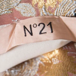 N21 Pink Floral Lurex Embossed Jacquard Knit Peplum Skirt M Women Skirts 6 N21 Pink Floral Lurex Embossed Jacquard Knit Peplum Skirt M Women Skirts -N21shop luxury women n21 new clothes p164208 007