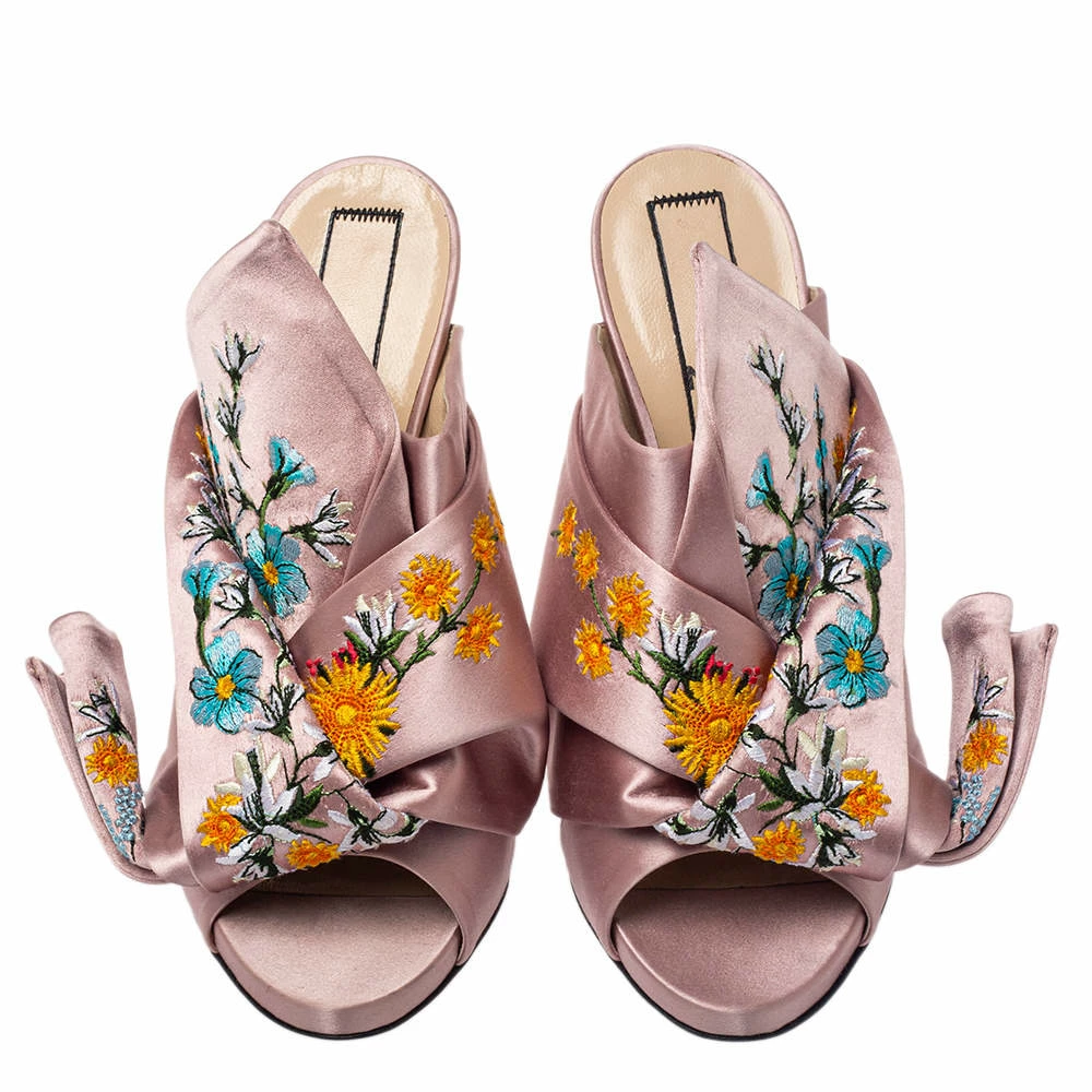 N21 N°21 Floral Embroidered Satin Knot Mules Size 40 Women Sandals N21 N°21 Floral Embroidered Satin Knot Mules Size 40 Women Sandals -N21shop luxury women n21 new shoes p446903 001