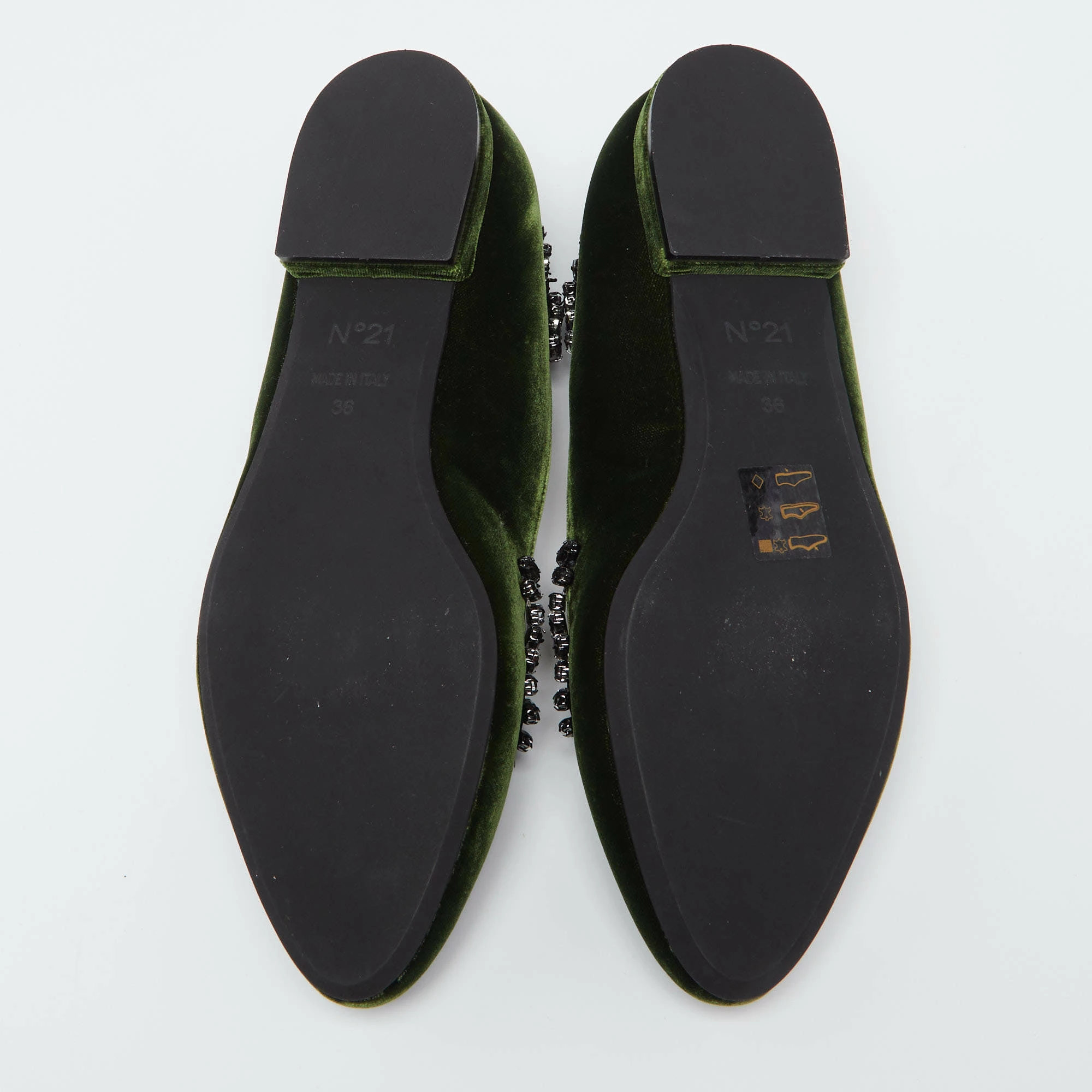 N21 Dark Green Velvet Crystal Embellished T-Bar Ballet Flats Size 36 Women N21 Dark Green Velvet Crystal Embellished T-Bar Ballet Flats Size 36 Women -N21shop luxury women n21 new shoes p634136 006