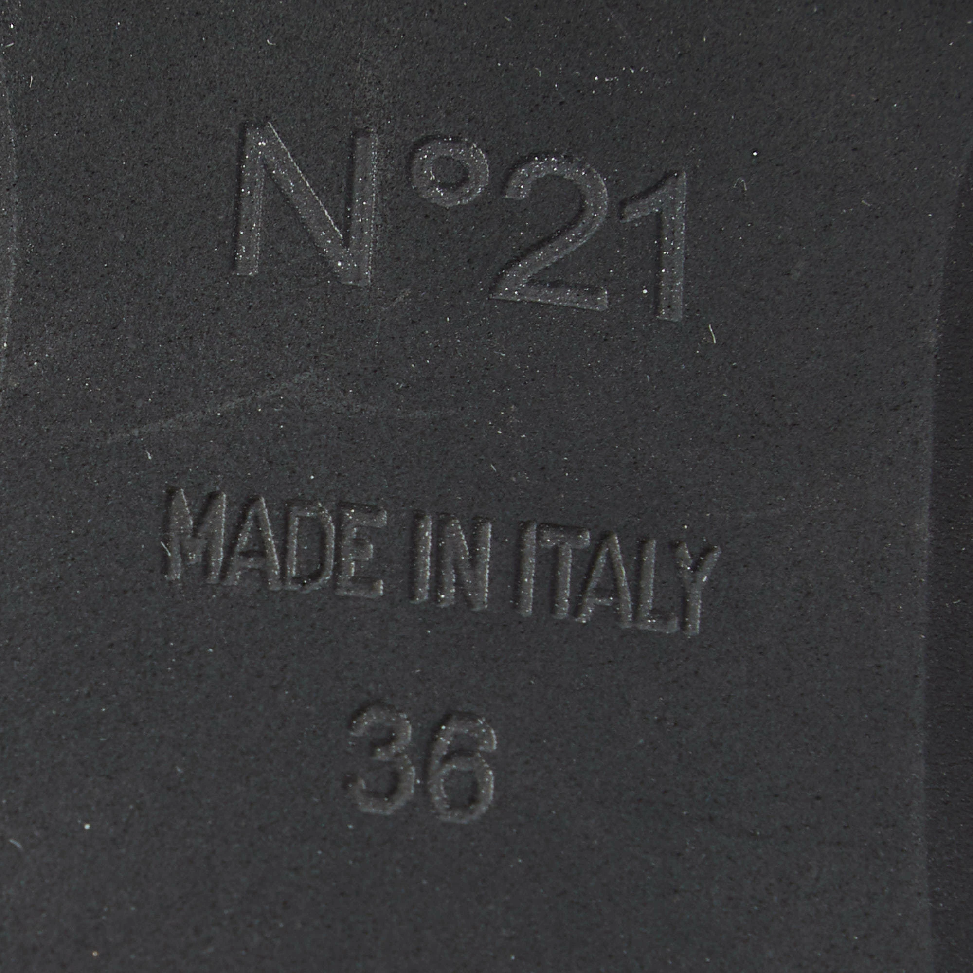 N21 Dark Green Velvet Crystal Embellished T-Bar Ballet Flats Size 36 Women N21 Dark Green Velvet Crystal Embellished T-Bar Ballet Flats Size 36 Women -N21shop luxury women n21 new shoes p634136 008