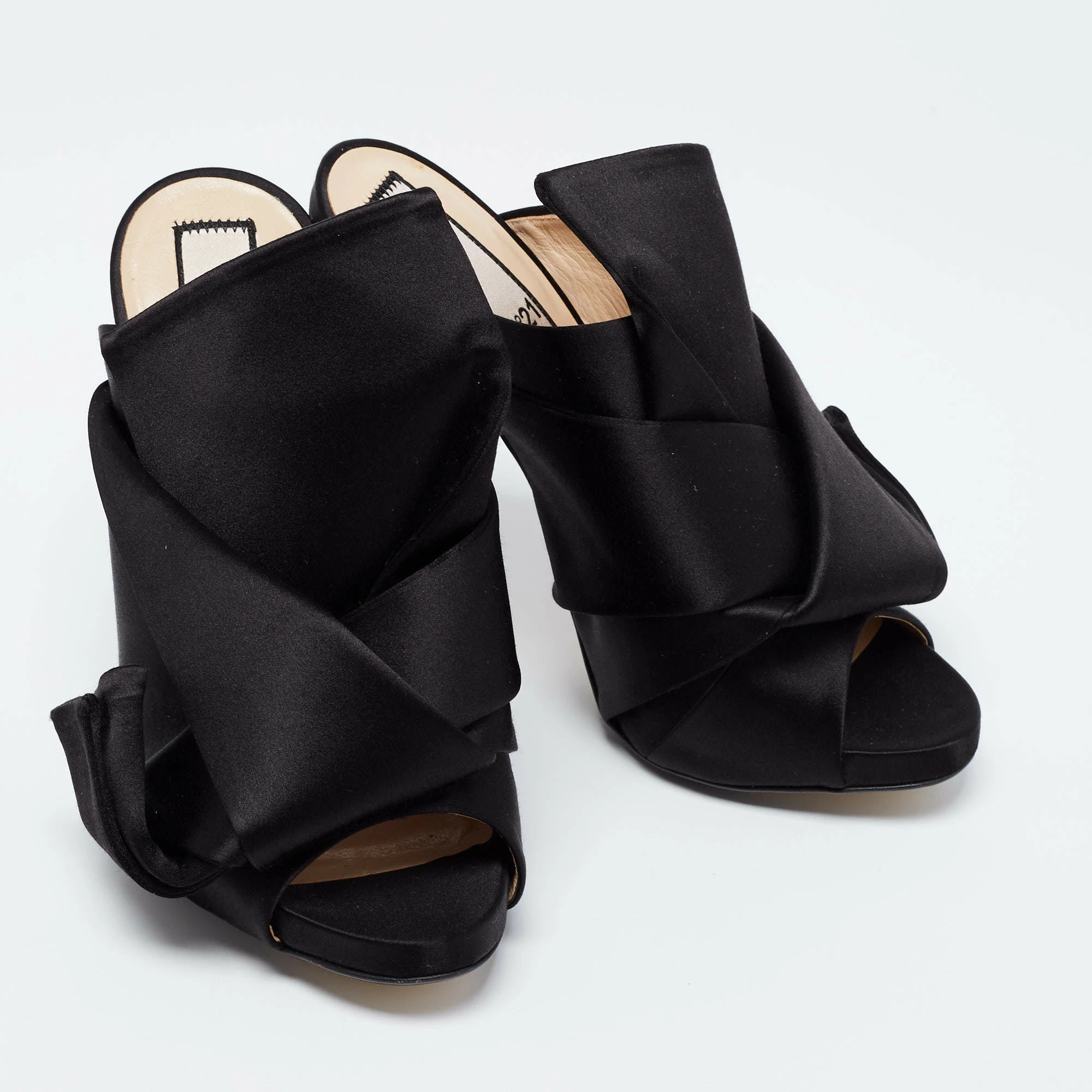 N21 Nº21 Black Satin Raso Knot Peep-Toe Mules Size 36.5 Women Sandals N21 Nº21 Black Satin Raso Knot Peep-Toe Mules Size 36.5 Women Sandals -N21shop luxury women n21 new shoes p684059 006