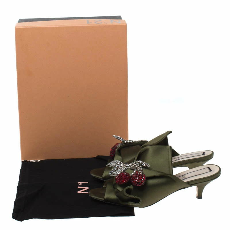 N21 Green Satin Crystal Star Embellished Knot Mules Size 38 Women Sandals N21 Green Satin Crystal Star Embellished Knot Mules Size 38 Women Sandals -N21shop luxury women n21 used shoes p233358 009