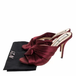 N21 Burgundy Satin Knot Open Toe Sandals Size 42 Women 9 N21 Burgundy Satin Knot Open Toe Sandals Size 42 Women -N21shop luxury women n21 used shoes p279264 001