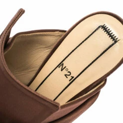 N21 Brown Embellished Satin Knot Mules Sandals Size 38 Women 8 N21 Brown Embellished Satin Knot Mules Sandals Size 38 Women -N21shop luxury women n21 used shoes p291113 004