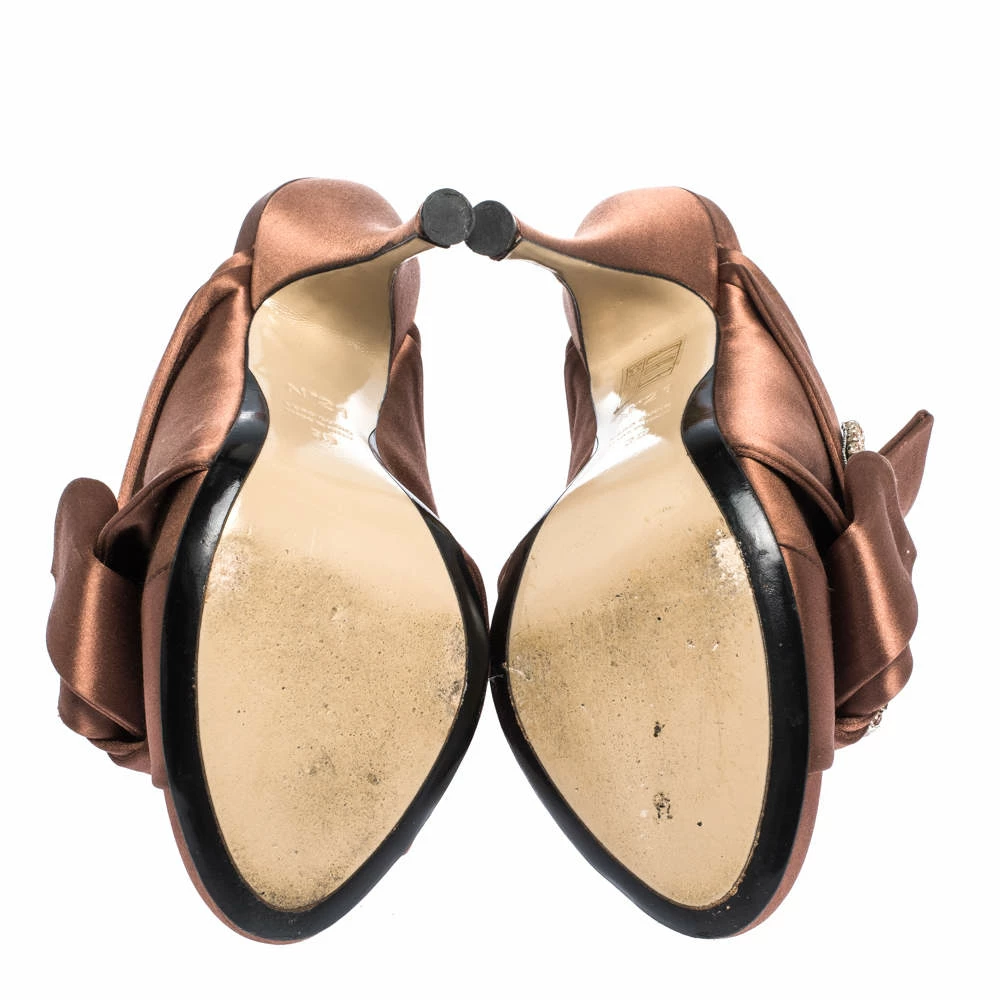 N21 Brown Embellished Satin Knot Mules Sandals Size 38 Women N21 Brown Embellished Satin Knot Mules Sandals Size 38 Women -N21shop luxury women n21 used shoes p291113 005