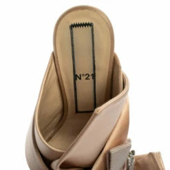 N21 N°21 Beige Satin Embellished Knot Mule Sandals Size 39.5 Women 8 N21 N°21 Beige Satin Embellished Knot Mule Sandals Size 39.5 Women -N21shop luxury women n21 used shoes p366866 003
