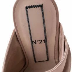 N21 Beige Satin Embellished Knot Mule Sandals Size 39 Women 8 N21 Beige Satin Embellished Knot Mule Sandals Size 39 Women -N21shop luxury women n21 used shoes p396805 005
