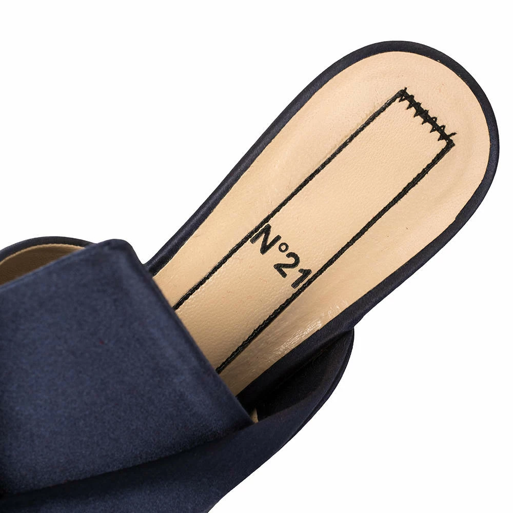 N21 Nº21 Navy Blue Satin Raso Knot Peep Toe Kitten Heel Mules Size 37 Women Sandals N21 Nº21 Navy Blue Satin Raso Knot Peep Toe Kitten Heel Mules Size 37 Women Sandals -N21shop luxury women n21 used shoes p398620 001