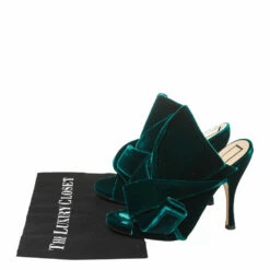 N21 Dark Green Velvet Knot Mules Size 38 Women Sandals 9 N21 Dark Green Velvet Knot Mules Size 38 Women Sandals -N21shop luxury women n21 used shoes p415342 001