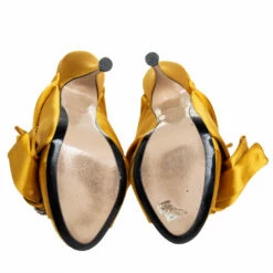 N21 Nº21 Yellow Satin Crystal Embellished Knot Mules Size 36.5 Women Sandals 7 N21 Nº21 Yellow Satin Crystal Embellished Knot Mules Size 36.5 Women Sandals -N21shop luxury women n21 used shoes p458718 001