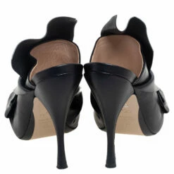 N21 N°21 Burgundy Black Leather Ronny Pleated Mules Size 37 Women Sandals 6 N21 N°21 Burgundy Black Leather Ronny Pleated Mules Size 37 Women Sandals -N21shop luxury women n21 used shoes p552337 003