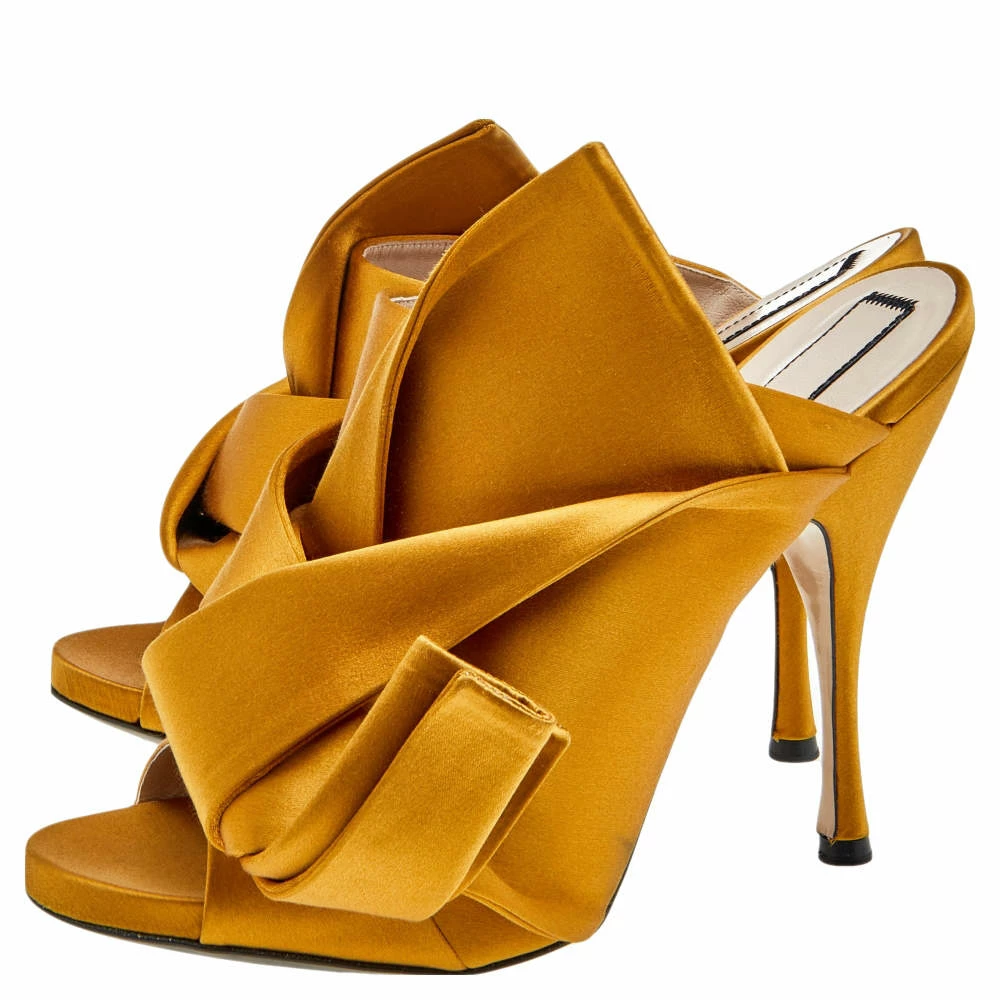 N21 N°21 Mustard Satin Ronny Pleated Mules Size 41 Women Sandals N21 N°21 Mustard Satin Ronny Pleated Mules Size 41 Women Sandals -N21shop luxury women n21 used shoes p582315 001