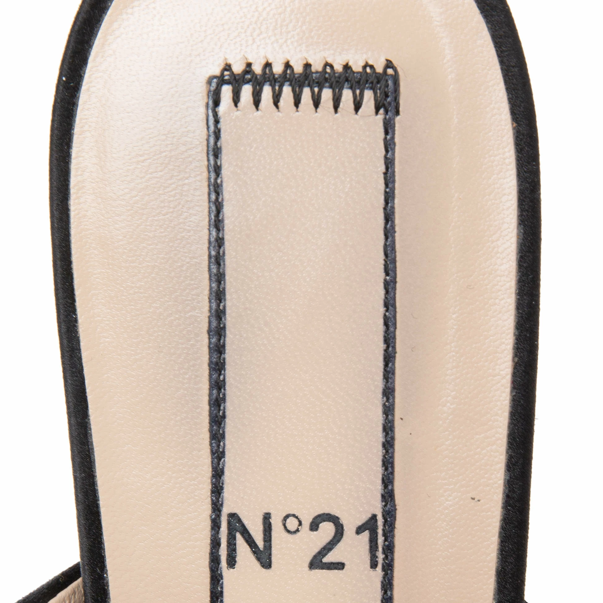 N21 Nº21 Black Satin Knot Embellished Flat Sandals Size 37 Women N21 Nº21 Black Satin Knot Embellished Flat Sandals Size 37 Women -N21shop luxury women n21 used shoes p594831 005