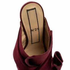 N21 N°21 Burgundy Satin Ronny Pleated Slide Sandals Size 37 Women 8 N21 N°21 Burgundy Satin Ronny Pleated Slide Sandals Size 37 Women -N21shop luxury women n21 used shoes p615137 004