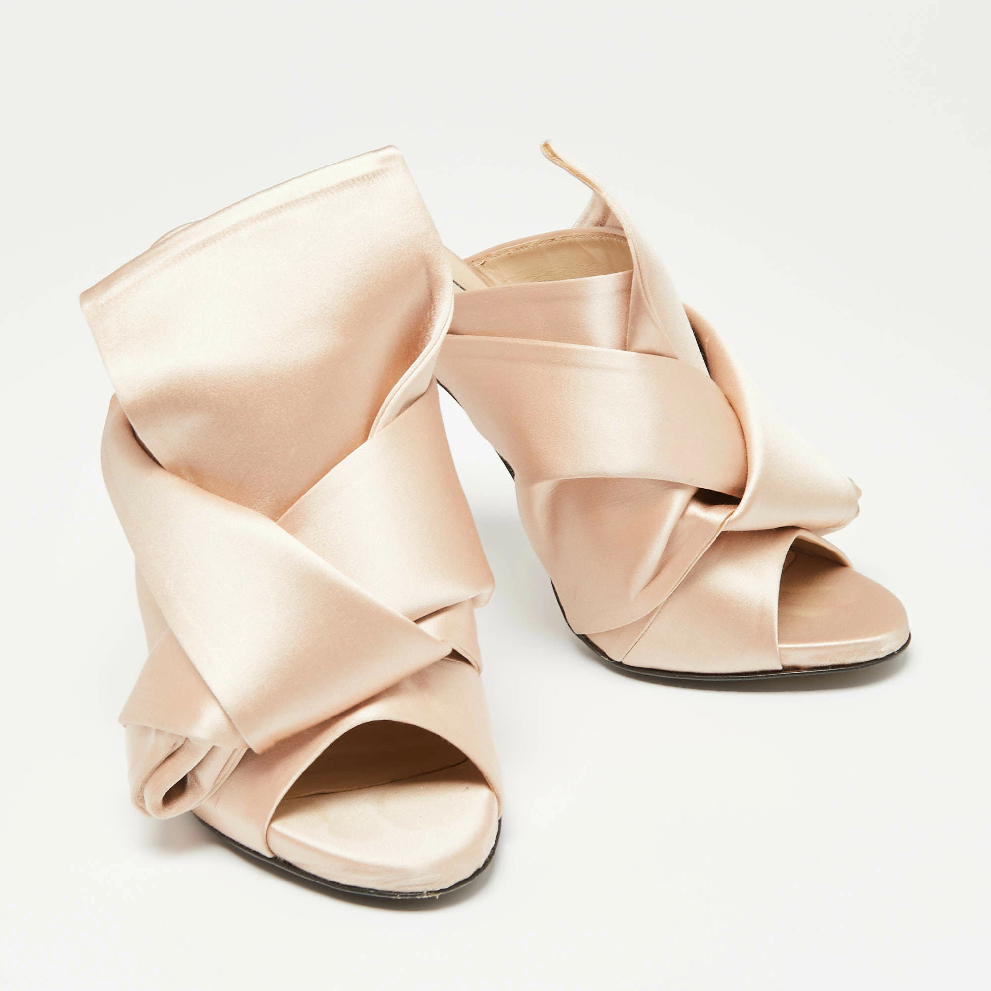N21 Nº21 Beige Satin Raso Knot Peep-Toe Mules Size 40 Women Sandals N21 Nº21 Beige Satin Raso Knot Peep-Toe Mules Size 40 Women Sandals -N21shop luxury women n21 used shoes p641205 005