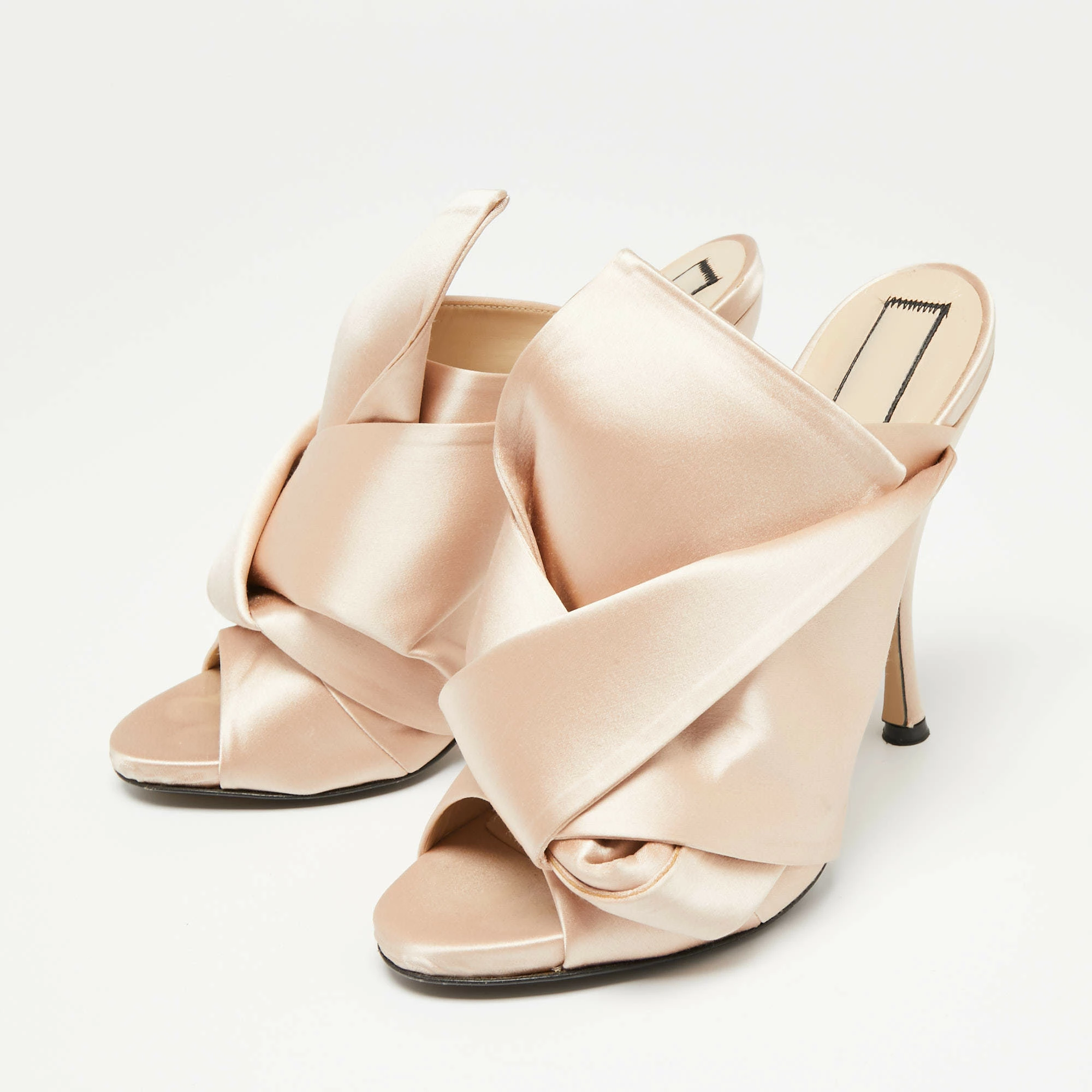 N21 Nº21 Beige Satin Raso Knot Peep-Toe Mules Size 40 Women Sandals N21 Nº21 Beige Satin Raso Knot Peep-Toe Mules Size 40 Women Sandals -N21shop luxury women n21 used shoes p641205 010