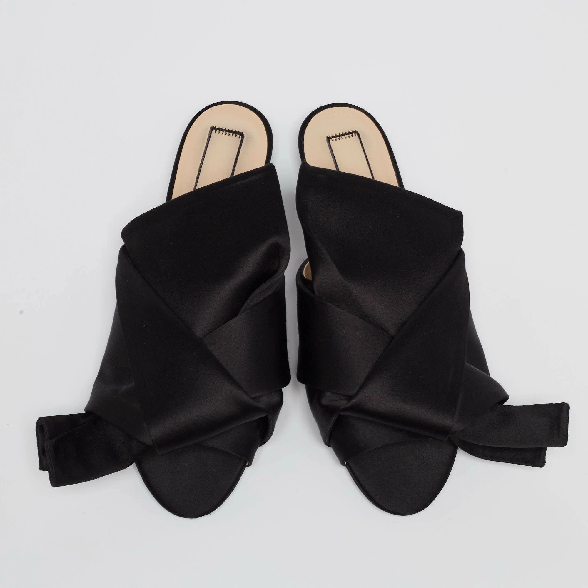 N21 Black Satin Knot Flat Mules Size 38 Women Flats N21 Black Satin Knot Flat Mules Size 38 Women Flats -N21shop luxury women n21 used shoes p643419 005