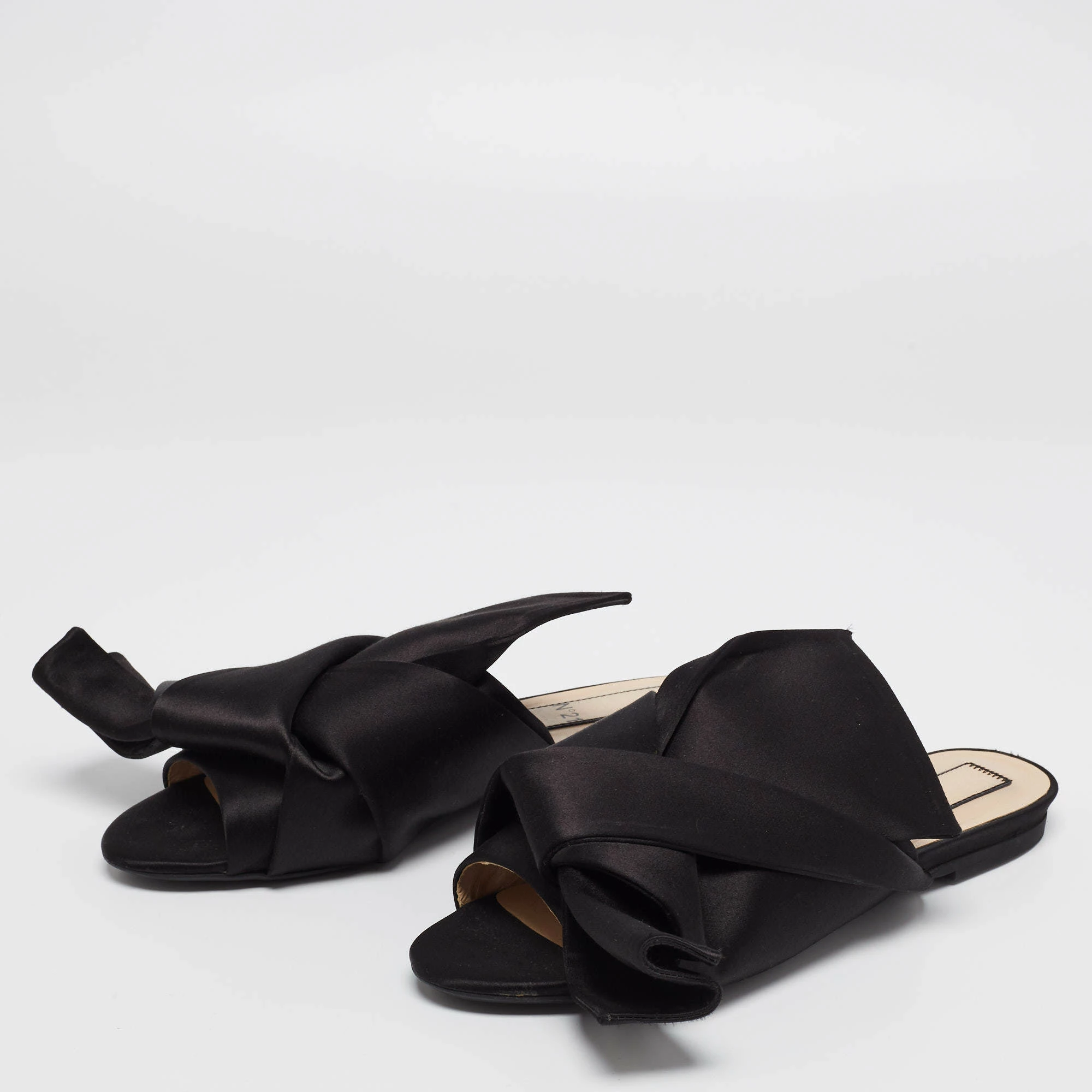 N21 Black Satin Knot Flat Mules Size 38 Women Flats N21 Black Satin Knot Flat Mules Size 38 Women Flats -N21shop luxury women n21 used shoes p643419 006