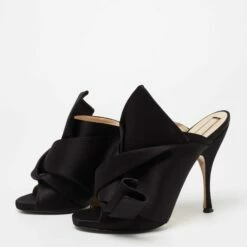 N21 N°21 Black Satin Ronny Pleated Mules Size 37 Women Sandals 3 N21 N°21 Black Satin Ronny Pleated Mules Size 37 Women Sandals -N21shop luxury women n21 used shoes p649119 002