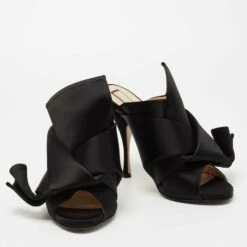 N21 N°21 Black Satin Ronny Pleated Mules Size 37 Women Sandals 5 N21 N°21 Black Satin Ronny Pleated Mules Size 37 Women Sandals -N21shop luxury women n21 used shoes p649119 004