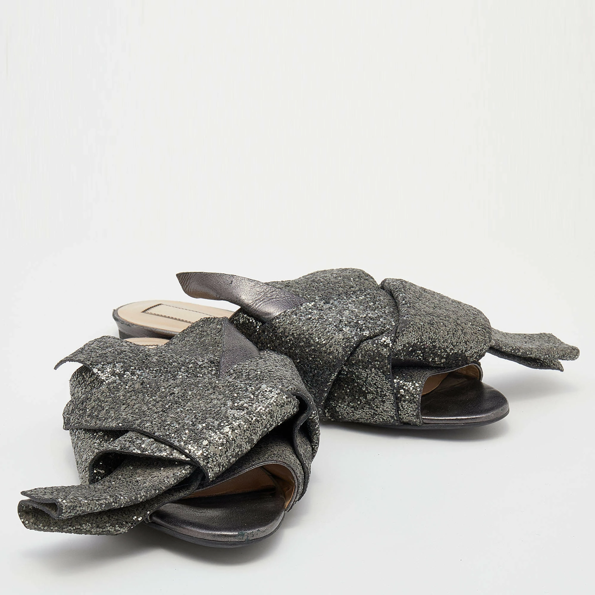 N21 Nº21 Grey Coarse Glitter Bow Sandals Size 40 Women N21 Nº21 Grey Coarse Glitter Bow Sandals Size 40 Women -N21shop luxury women n21 used shoes p649440 006