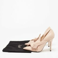 N21 N° 21 Beige Leather Abstract Bow Pointed Toe Pumps Size 37 Women 10 N21 N° 21 Beige Leather Abstract Bow Pointed Toe Pumps Size 37 Women -N21shop luxury women n21 used shoes p654126 001