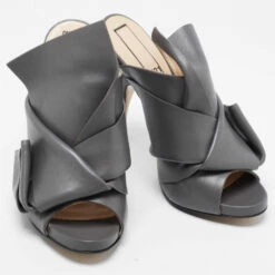 N21 N°21 Grey Leather Ronny Pleated Mules Size 38 Women Sandals 5 N21 N°21 Grey Leather Ronny Pleated Mules Size 38 Women Sandals -N21shop luxury women n21 used shoes p658173 008