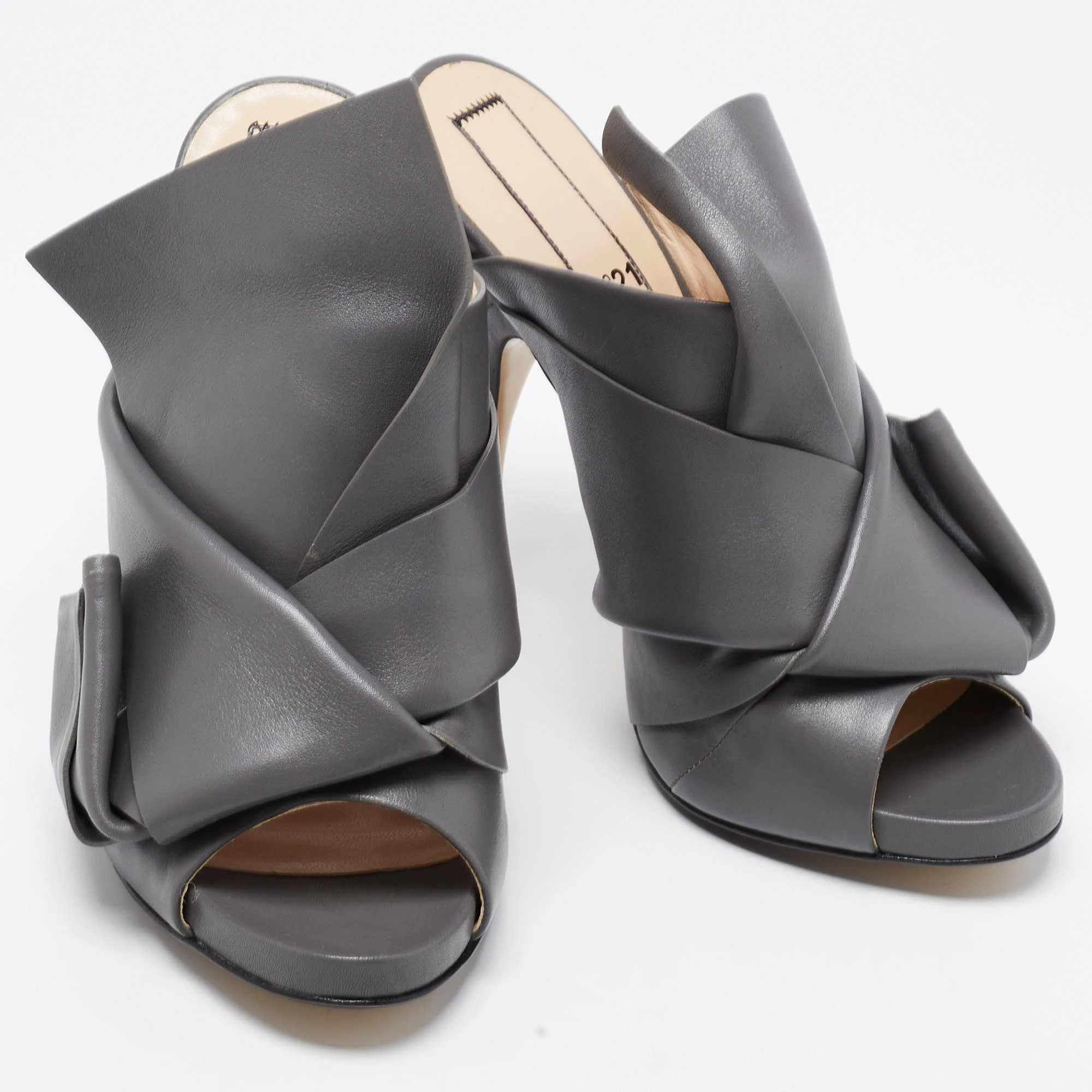 N21 N°21 Grey Leather Ronny Pleated Mules Size 38 Women Sandals N21 N°21 Grey Leather Ronny Pleated Mules Size 38 Women Sandals -N21shop luxury women n21 used shoes p658173 008