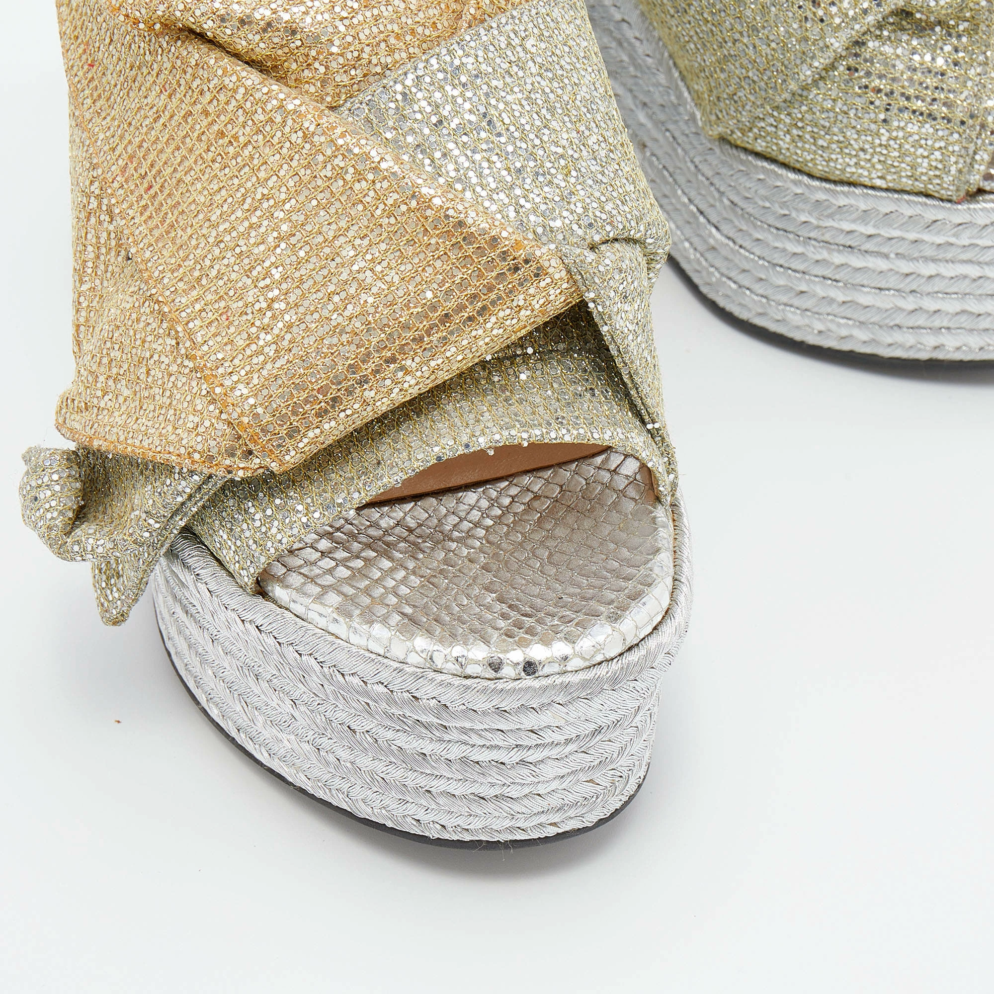 N21 Silver/Gold Glitter Fabric Raso Knot Espadrille Platform Wedge Sandals Size 35.5 Women N21 Silver/Gold Glitter Fabric Raso Knot Espadrille Platform Wedge Sandals Size 35.5 Women -N21shop luxury women n21 used shoes p663833 006