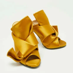 N21 N°21 Mustard Pleated Satin Ronny Mules Size 37 Women Sandals 5 N21 N°21 Mustard Pleated Satin Ronny Mules Size 37 Women Sandals -N21shop luxury women n21 used shoes p670415 005