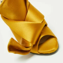 N21 N°21 Mustard Pleated Satin Ronny Mules Size 37 Women Sandals 8 N21 N°21 Mustard Pleated Satin Ronny Mules Size 37 Women Sandals -N21shop luxury women n21 used shoes p670415 006