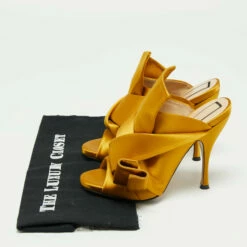 N21 N°21 Mustard Pleated Satin Ronny Mules Size 37 Women Sandals 10 N21 N°21 Mustard Pleated Satin Ronny Mules Size 37 Women Sandals -N21shop luxury women n21 used shoes p670415 010