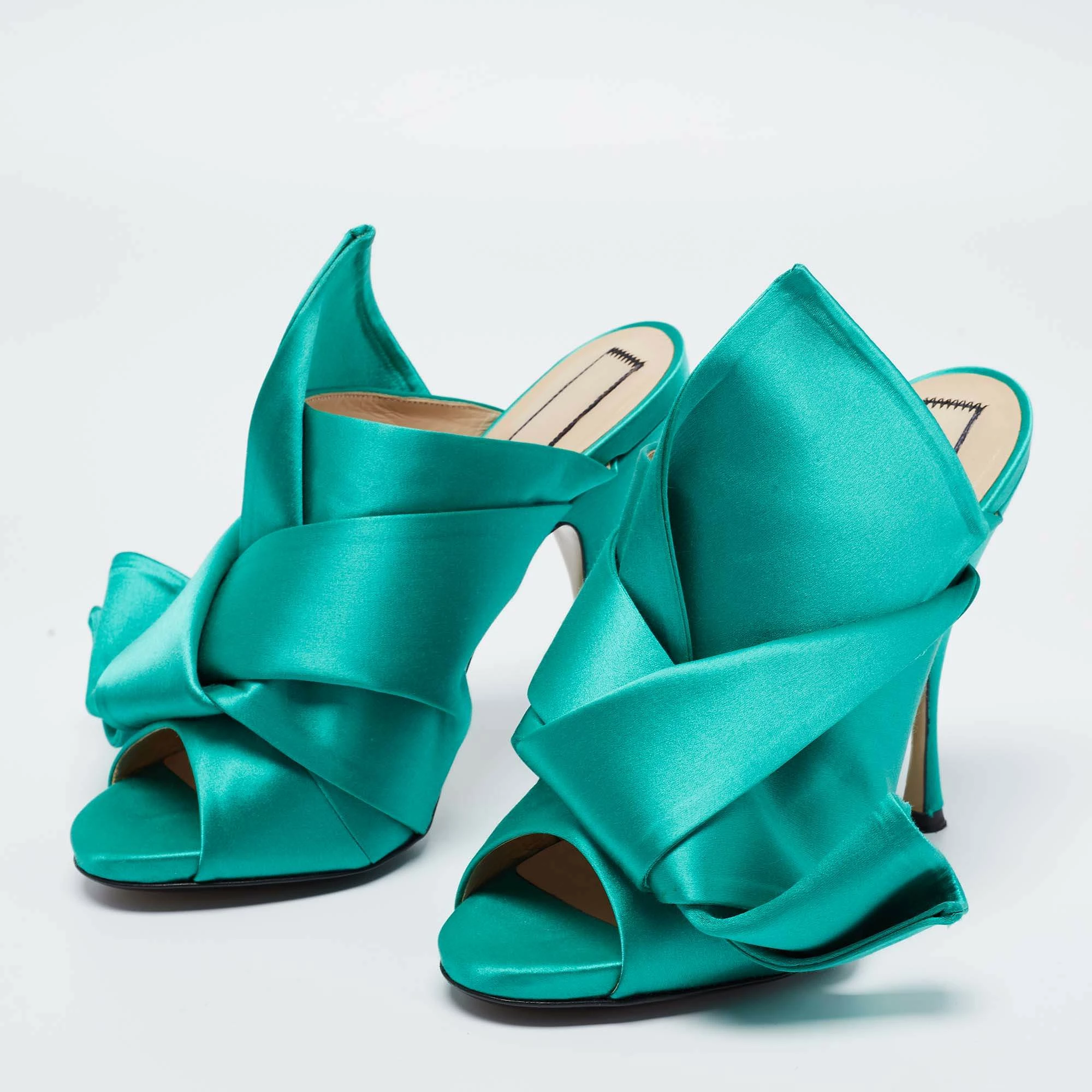 N21 Nº21 Emerald Green Satin Raso Knot Mules Size 39 Women Sandals 4 N21 Nº21 Emerald Green Satin Raso Knot Mules Size 39 Women Sandals - Image 2