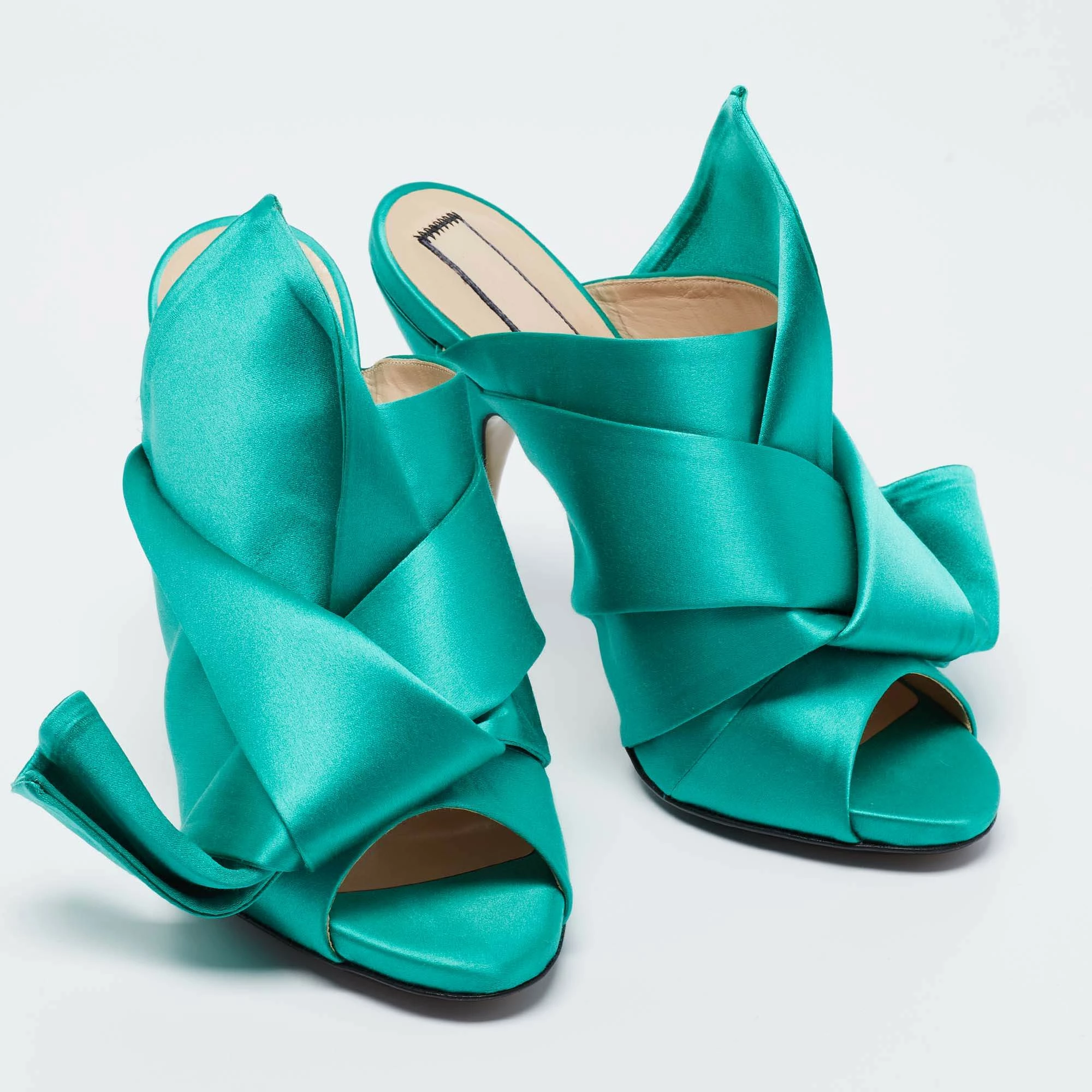 N21 Nº21 Emerald Green Satin Raso Knot Mules Size 39 Women Sandals 6 N21 Nº21 Emerald Green Satin Raso Knot Mules Size 39 Women Sandals - Image 4