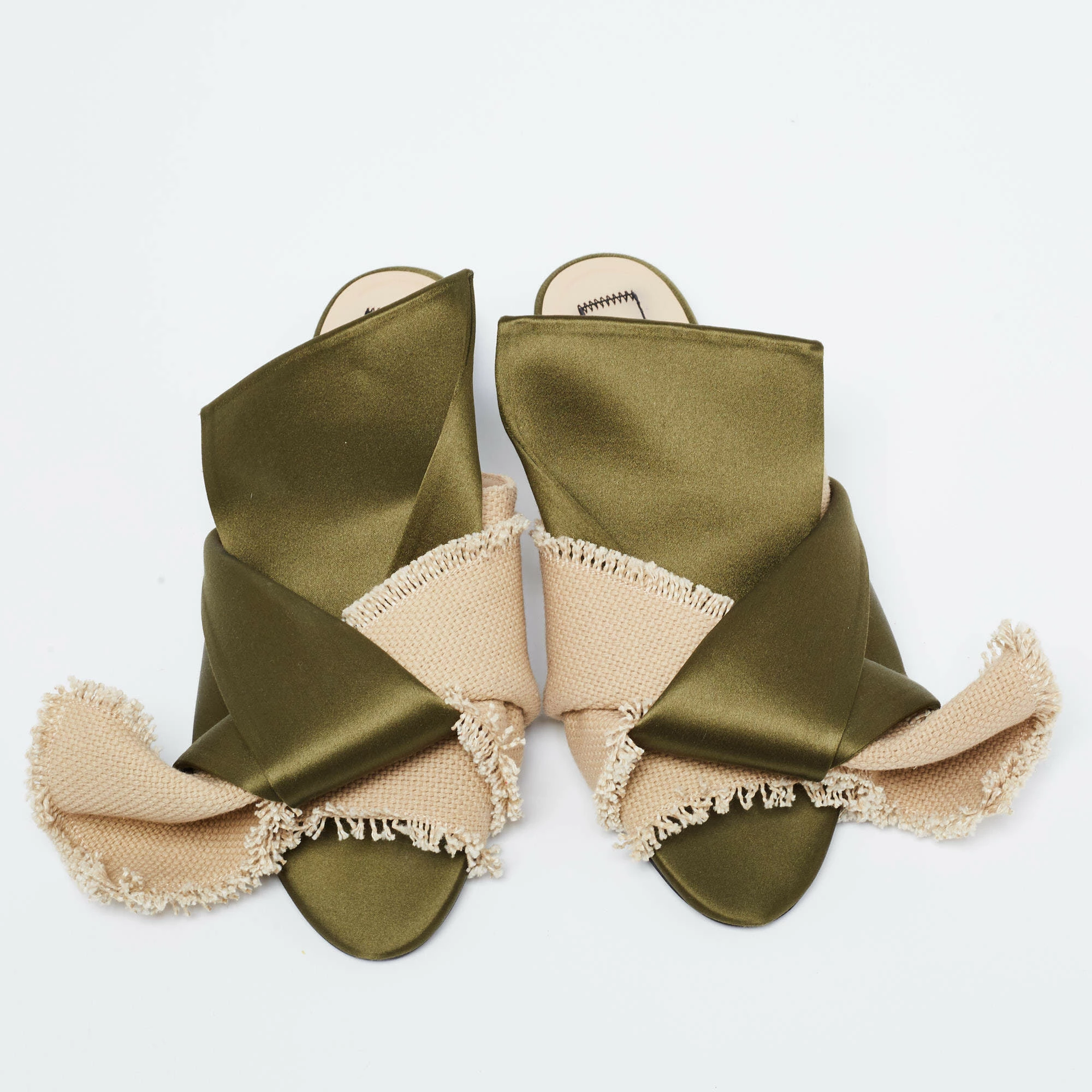 N21 Nº21 Olive Green/Beige Satin and Jute Knot Flat Mules Size 38 Women Flats N21 Nº21 Olive Green/Beige Satin And Jute Knot Flat Mules Size 38 Women Flats -N21shop luxury women n21 used shoes p677013 006