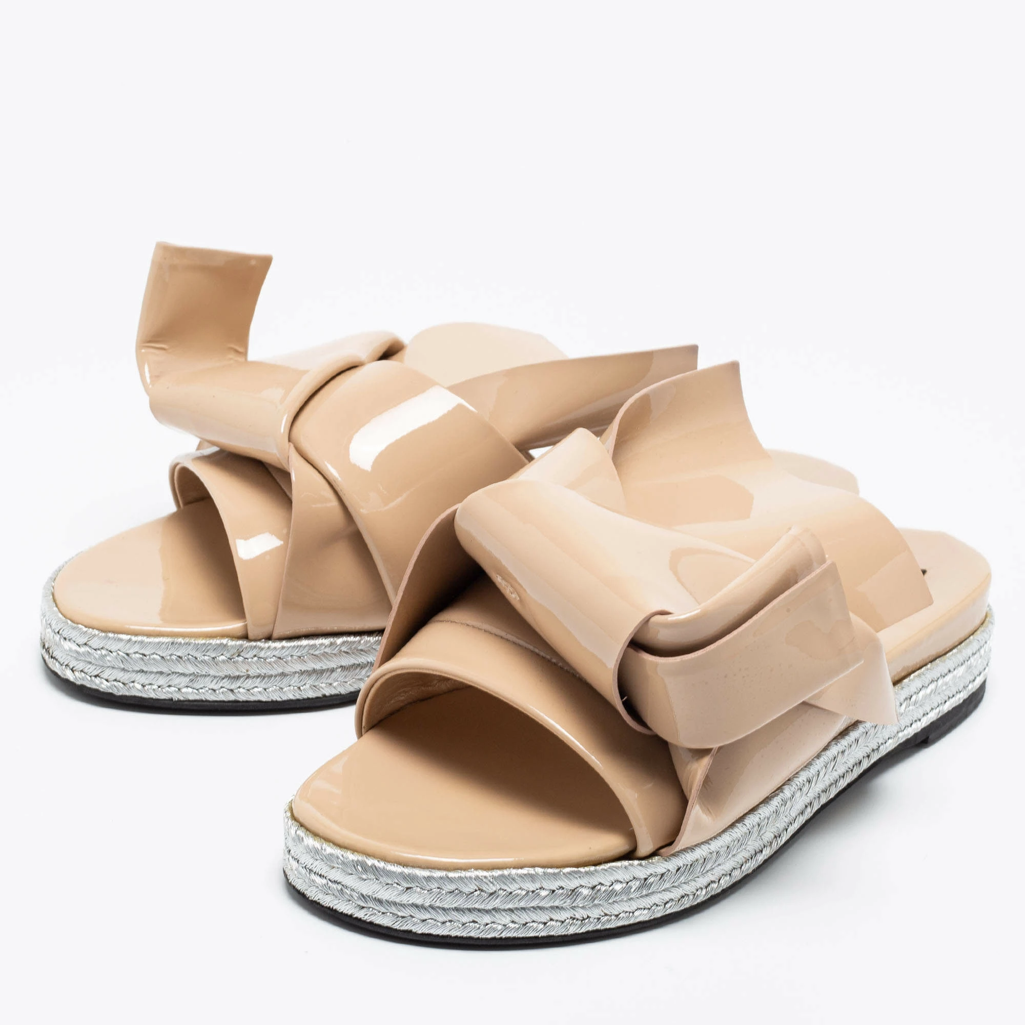 N21 N°21 Beige Patent Leather Knotted Flat Slides Size 38 Women Sandals N21 N°21 Beige Patent Leather Knotted Flat Slides Size 38 Women Sandals -N21shop luxury women n21 used shoes p678411 007