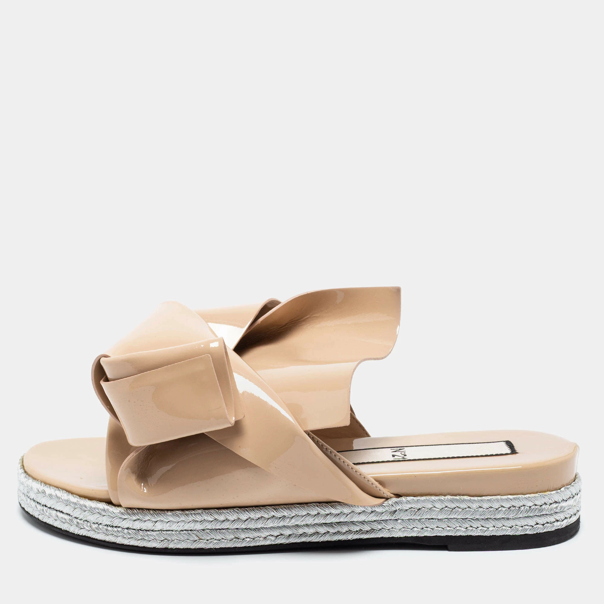 N21 N°21 Beige Patent Leather Knotted Flat Slides Size 38 Women Sandals N21 N°21 Beige Patent Leather Knotted Flat Slides Size 38 Women Sandals -N21shop luxury women n21 used shoes p678411 009