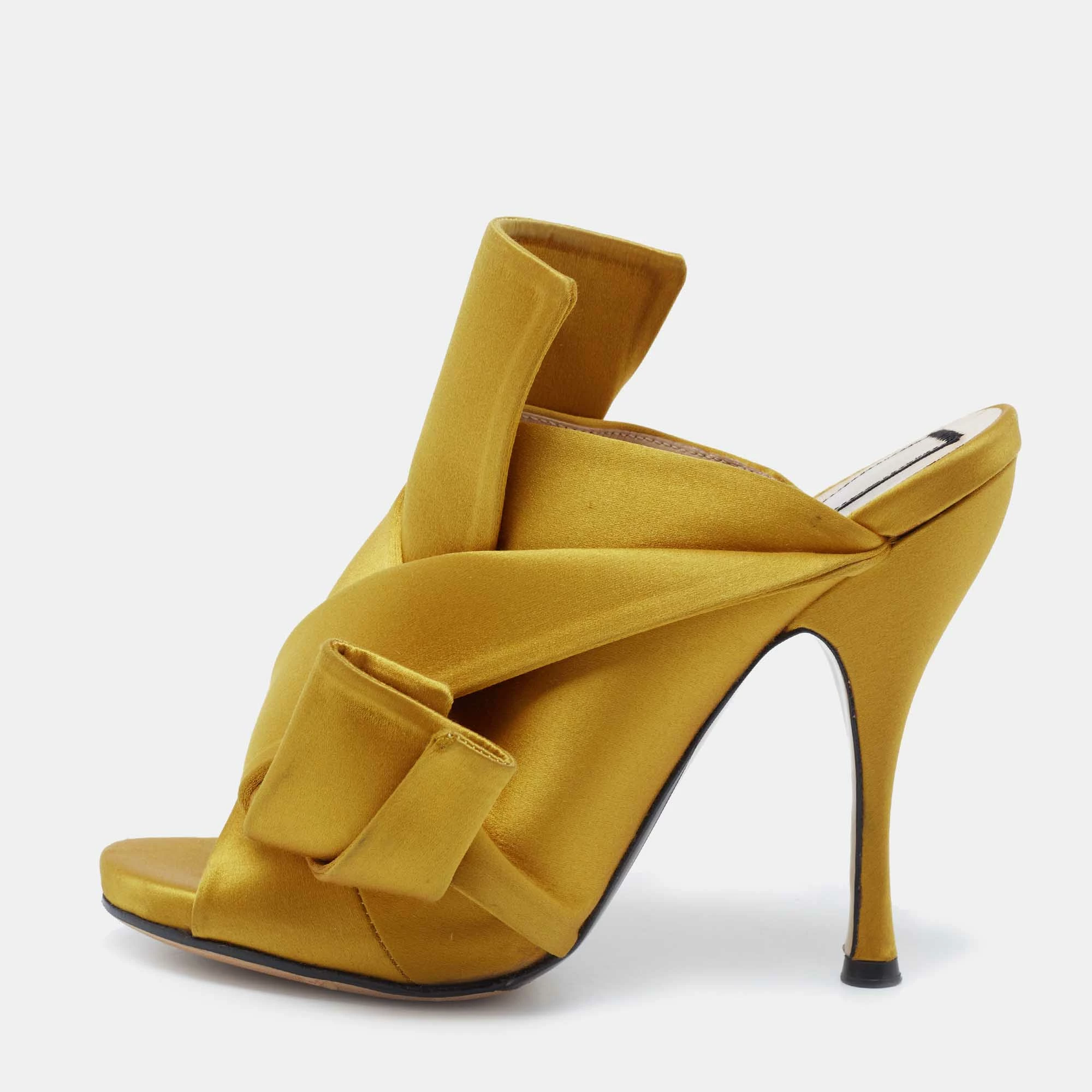 N21 N°21 Yellow Satin Ronny Pleated Slide Sandals Size 38 Women N21 N°21 Yellow Satin Ronny Pleated Slide Sandals Size 38 Women -N21shop luxury women n21 used shoes p681216 003