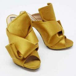 N21 N°21 Yellow Satin Ronny Pleated Slide Sandals Size 38 Women 5 N21 N°21 Yellow Satin Ronny Pleated Slide Sandals Size 38 Women -N21shop luxury women n21 used shoes p681216 004