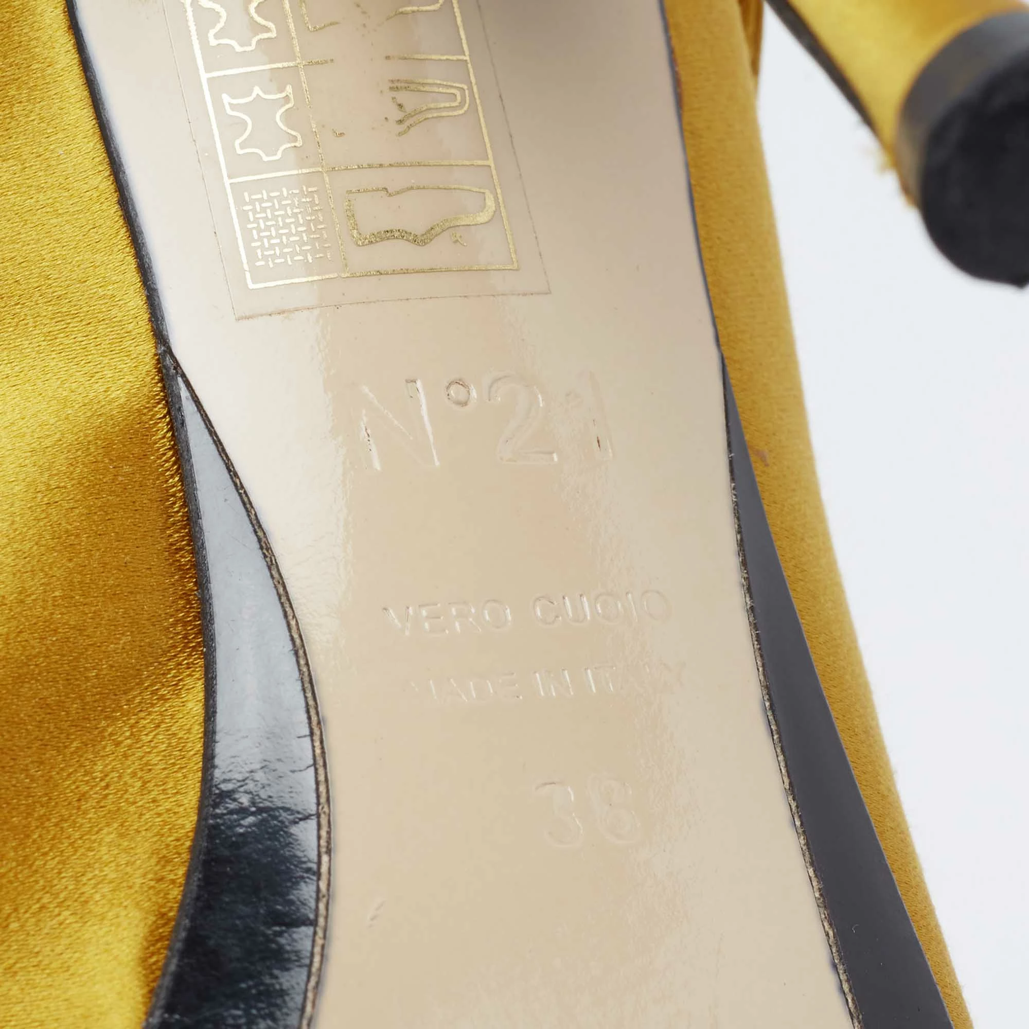 N21 N°21 Yellow Satin Ronny Pleated Slide Sandals Size 38 Women N21 N°21 Yellow Satin Ronny Pleated Slide Sandals Size 38 Women -N21shop luxury women n21 used shoes p681216 009