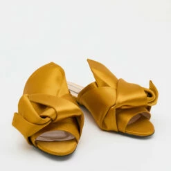 N21 Nº21 Yellow Satin Raso Knot Peep Toe Flat Slide Mules Size 40 Women Sandals 5 N21 Nº21 Yellow Satin Raso Knot Peep Toe Flat Slide Mules Size 40 Women Sandals -N21shop luxury women n21 used shoes p685927 001