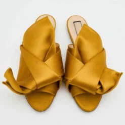 N21 Nº21 Yellow Satin Raso Knot Peep Toe Flat Slide Mules Size 40 Women Sandals 4 N21 Nº21 Yellow Satin Raso Knot Peep Toe Flat Slide Mules Size 40 Women Sandals -N21shop luxury women n21 used shoes p685927 005
