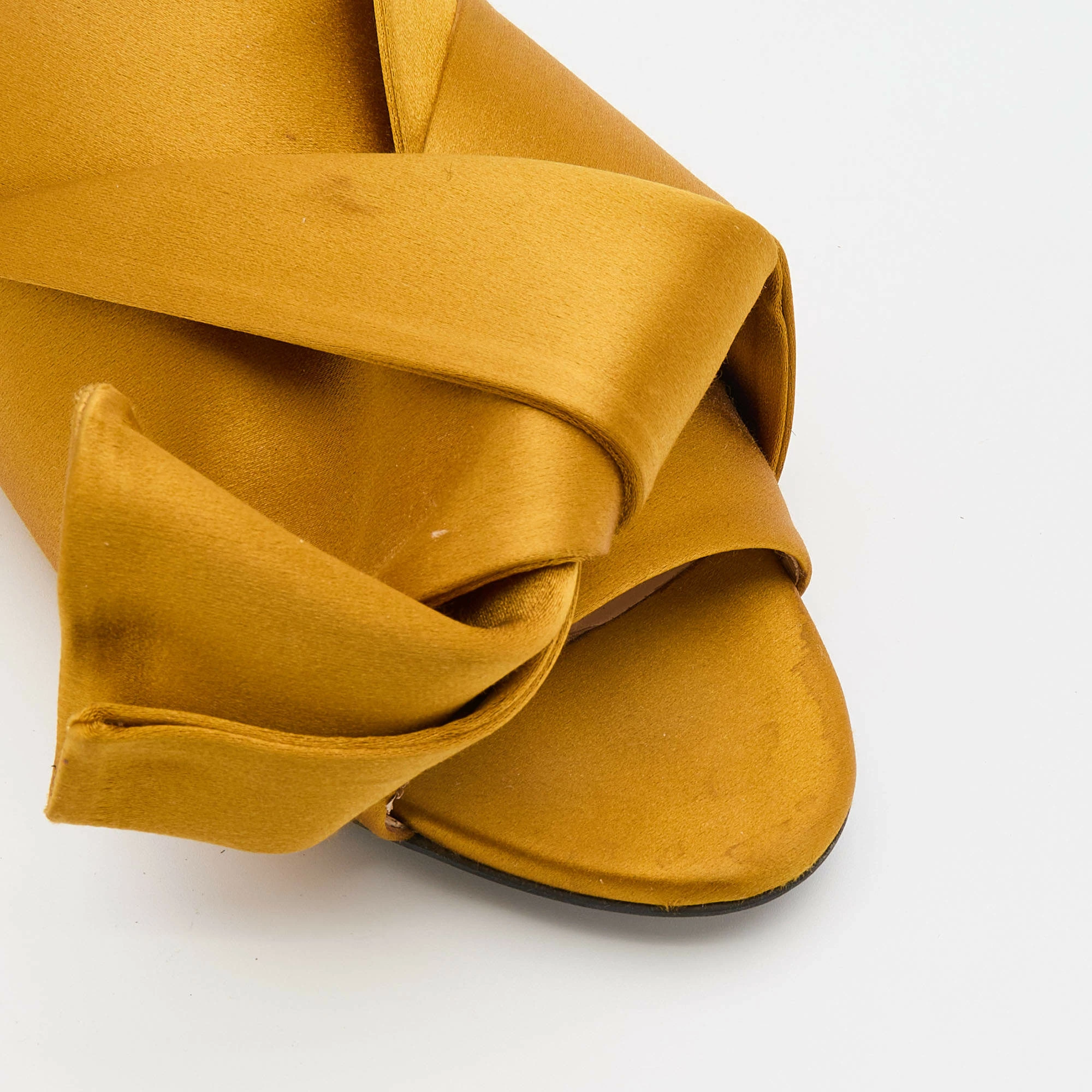 N21 Nº21 Yellow Satin Raso Knot Peep Toe Flat Slide Mules Size 40 Women Sandals N21 Nº21 Yellow Satin Raso Knot Peep Toe Flat Slide Mules Size 40 Women Sandals -N21shop luxury women n21 used shoes p685927 008
