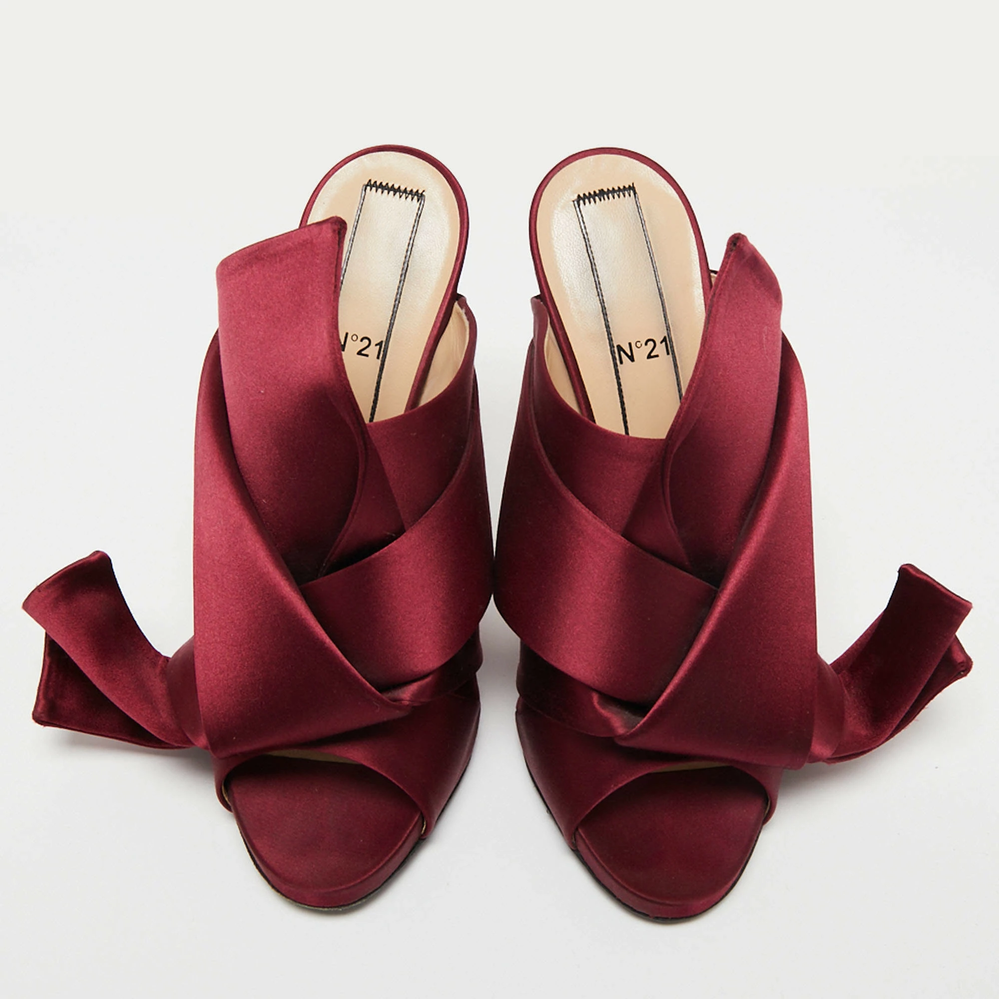 N21 N°21 Burgundy Satin Ronny Pleated Mules Sandals Size 39 Women N21 N°21 Burgundy Satin Ronny Pleated Mules Sandals Size 39 Women -N21shop luxury women n21 used shoes p697974 002