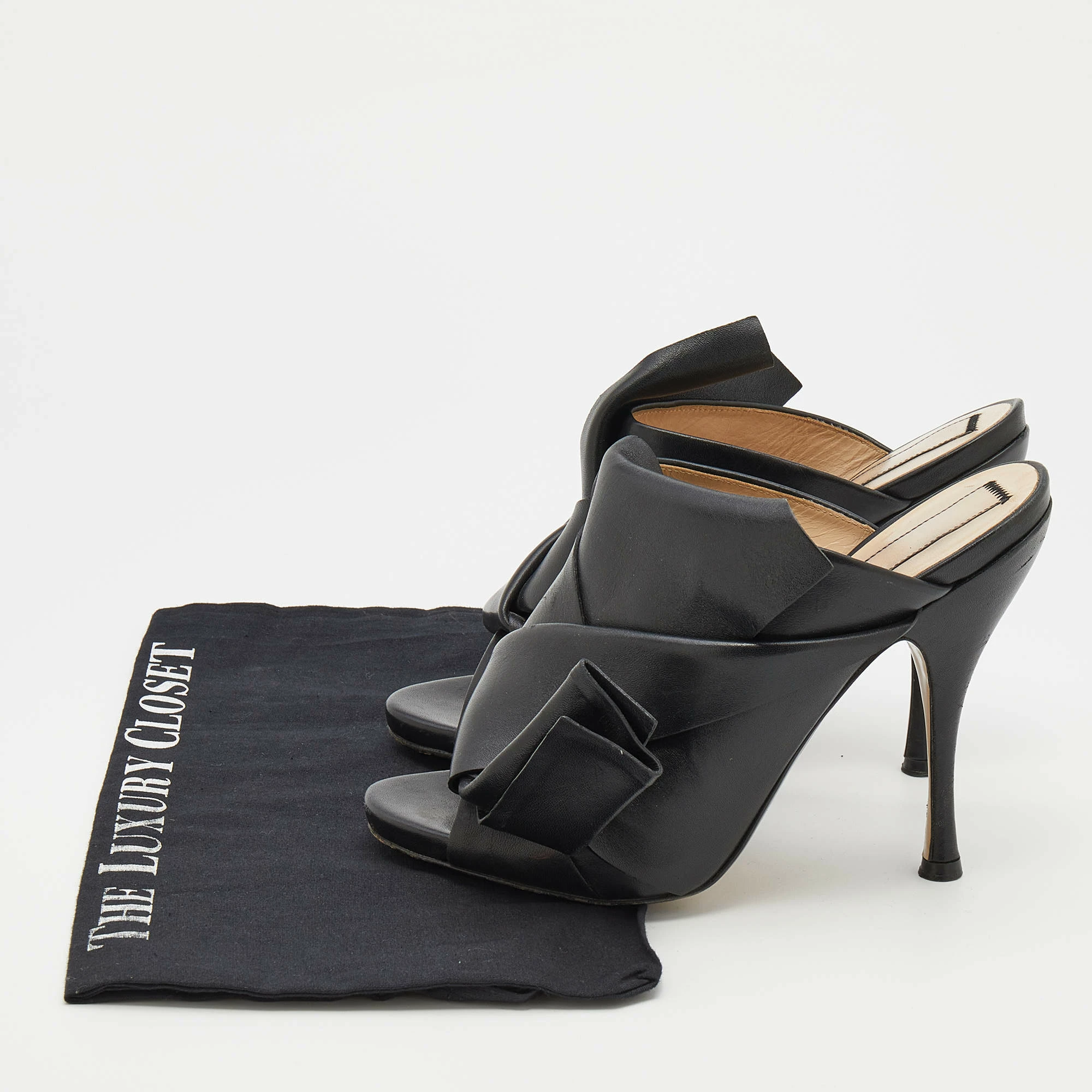 N21 N°21 Black Leather Ronny Pleated Open Toe Mules Size 39 Women Sandals N21 N°21 Black Leather Ronny Pleated Open Toe Mules Size 39 Women Sandals -N21shop luxury women n21 used shoes p707557 001