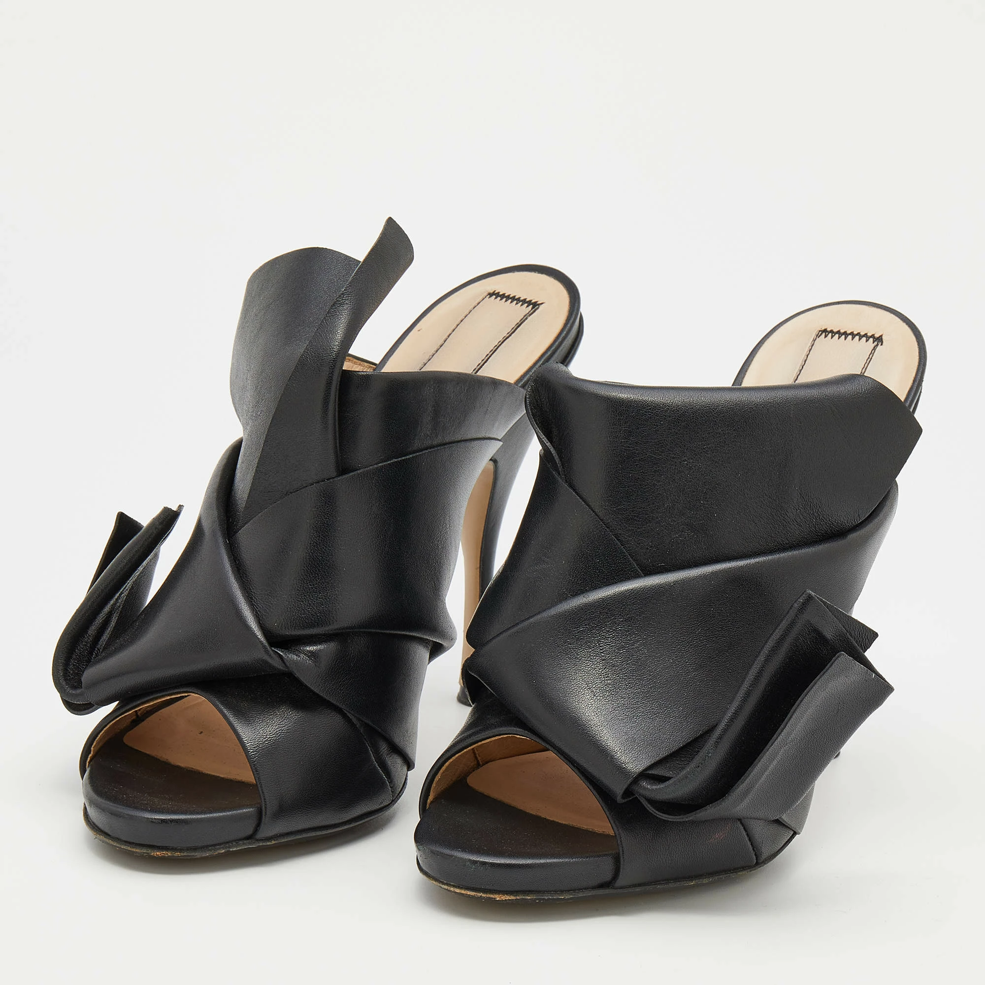 N21 N°21 Black Leather Ronny Pleated Open Toe Mules Size 39 Women Sandals N21 N°21 Black Leather Ronny Pleated Open Toe Mules Size 39 Women Sandals -N21shop luxury women n21 used shoes p707557 003