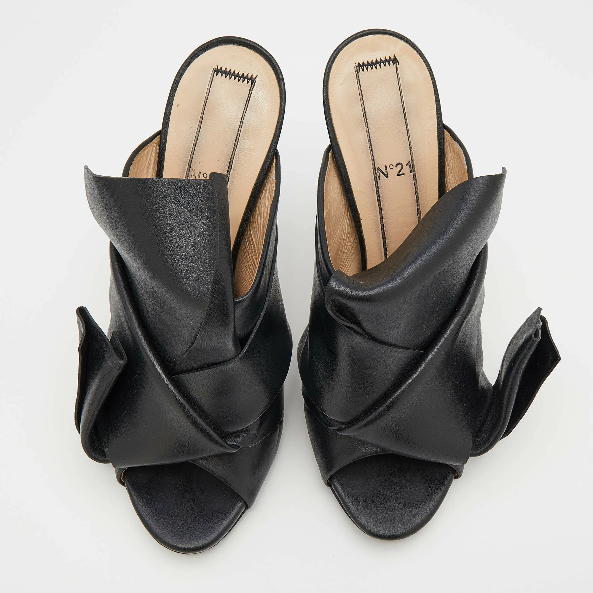 N21 N°21 Black Leather Ronny Pleated Open Toe Mules Size 39 Women Sandals N21 N°21 Black Leather Ronny Pleated Open Toe Mules Size 39 Women Sandals -N21shop luxury women n21 used shoes p707557 004