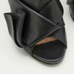 N21 N°21 Black Leather Ronny Pleated Open Toe Mules Size 39 Women Sandals 8 N21 N°21 Black Leather Ronny Pleated Open Toe Mules Size 39 Women Sandals -N21shop luxury women n21 used shoes p707557 006